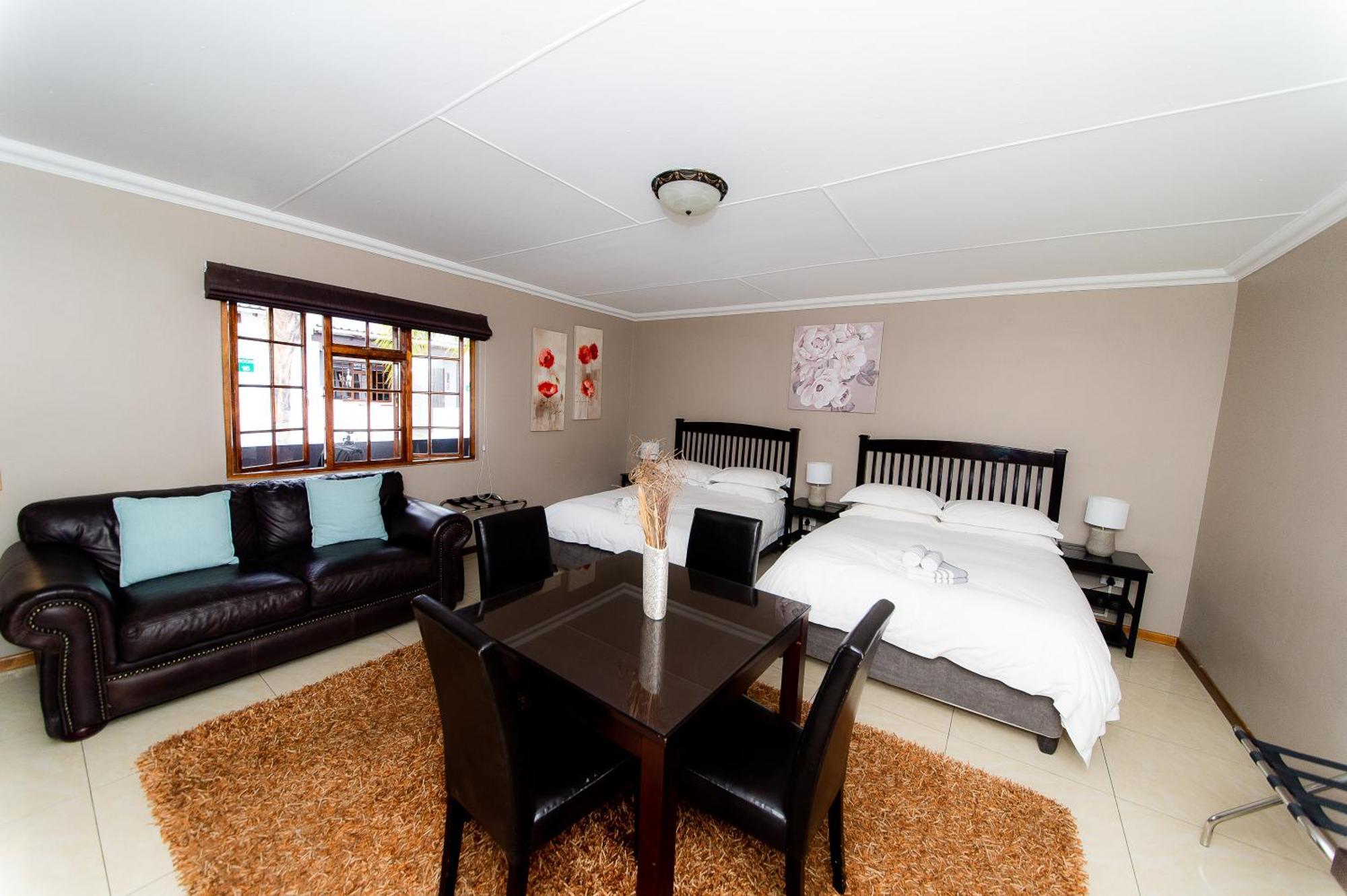 Kleinplasie Guesthouse 스프링복 외부 사진