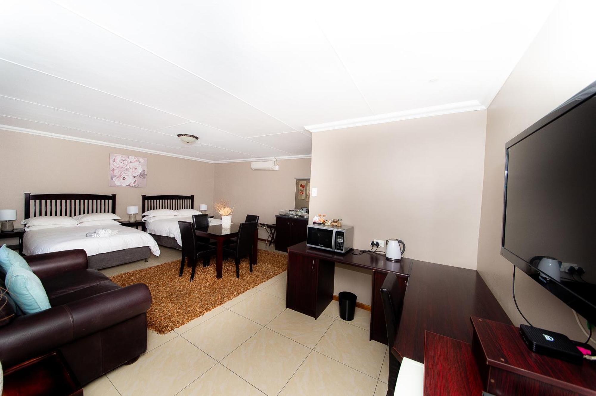 Kleinplasie Guesthouse 스프링복 외부 사진
